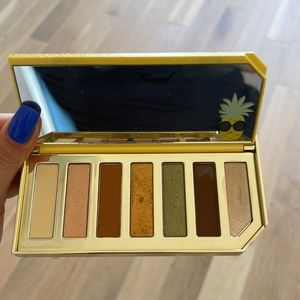 Too Faced eyeshadow pallete